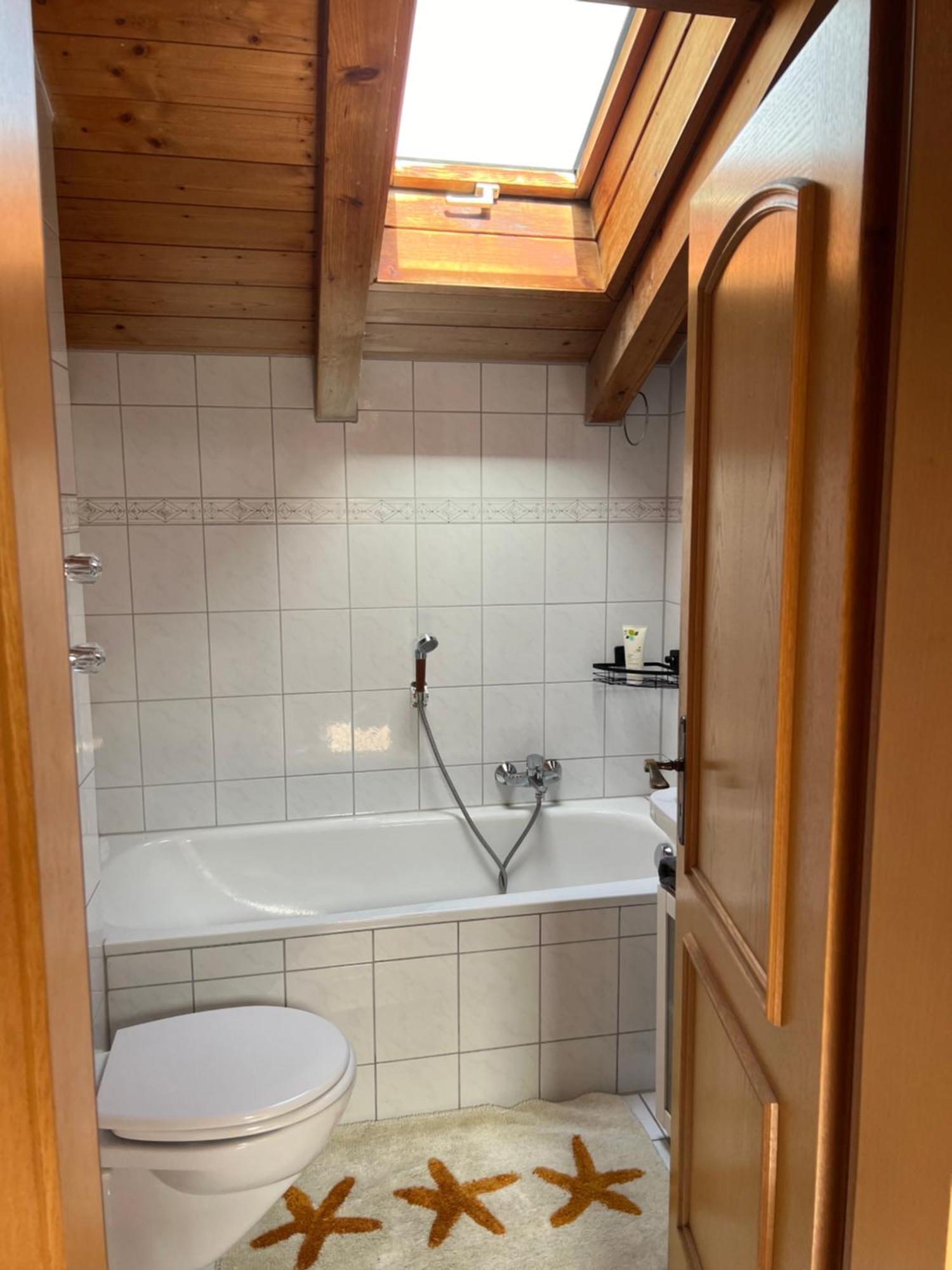 Gemuetliche Dachgeschosswohnung Mit Balkon Ainring Zewnętrze zdjęcie