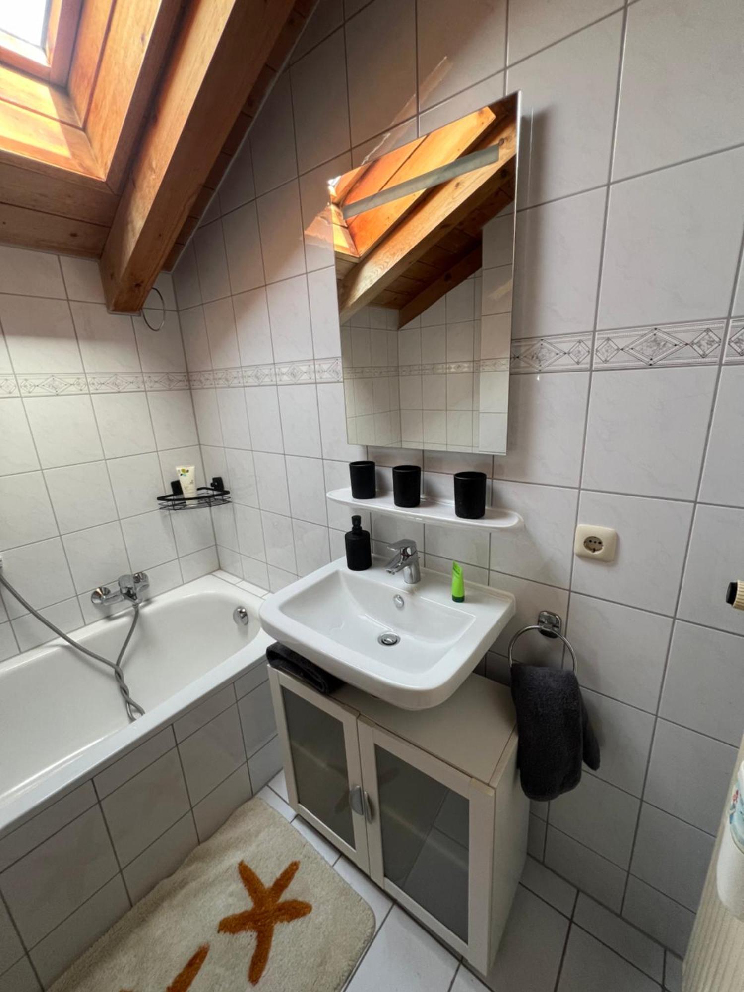 Gemuetliche Dachgeschosswohnung Mit Balkon Ainring Zewnętrze zdjęcie